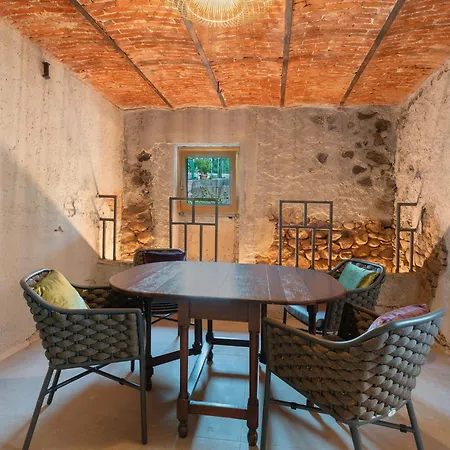 مزرعة للإقامة Decanter House بورجومانارو