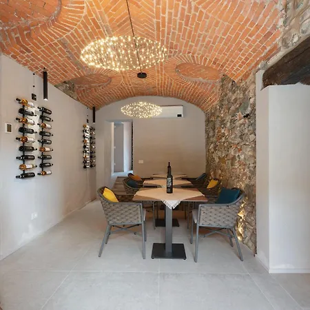 Decanter House Borgomanero
